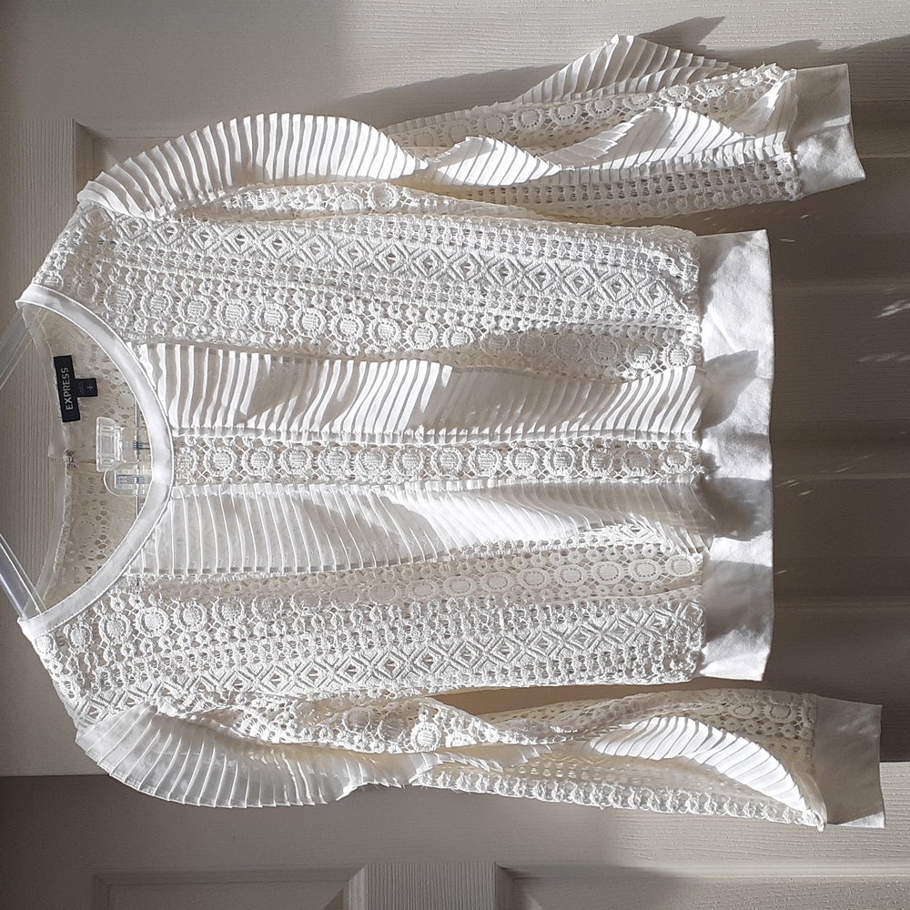 Express long sleeve top with fringe